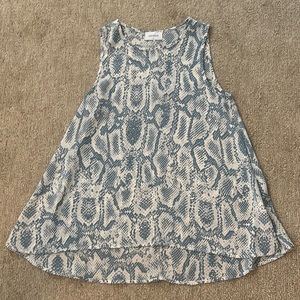 size small adrienne flowy top